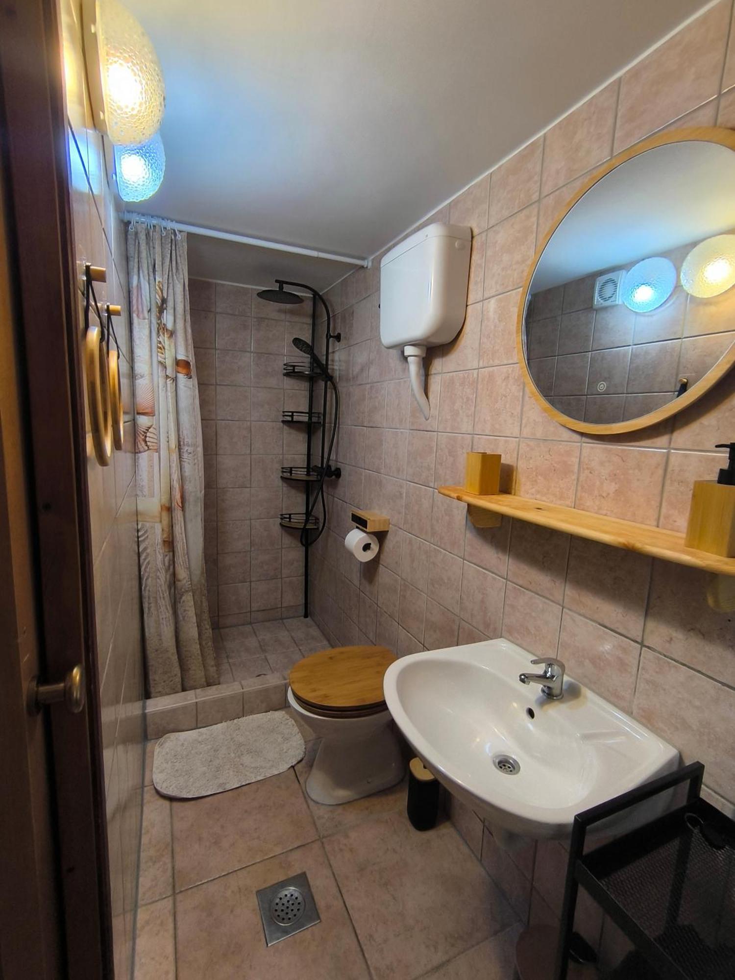 Little Gem Apartamento Banjole Exterior foto